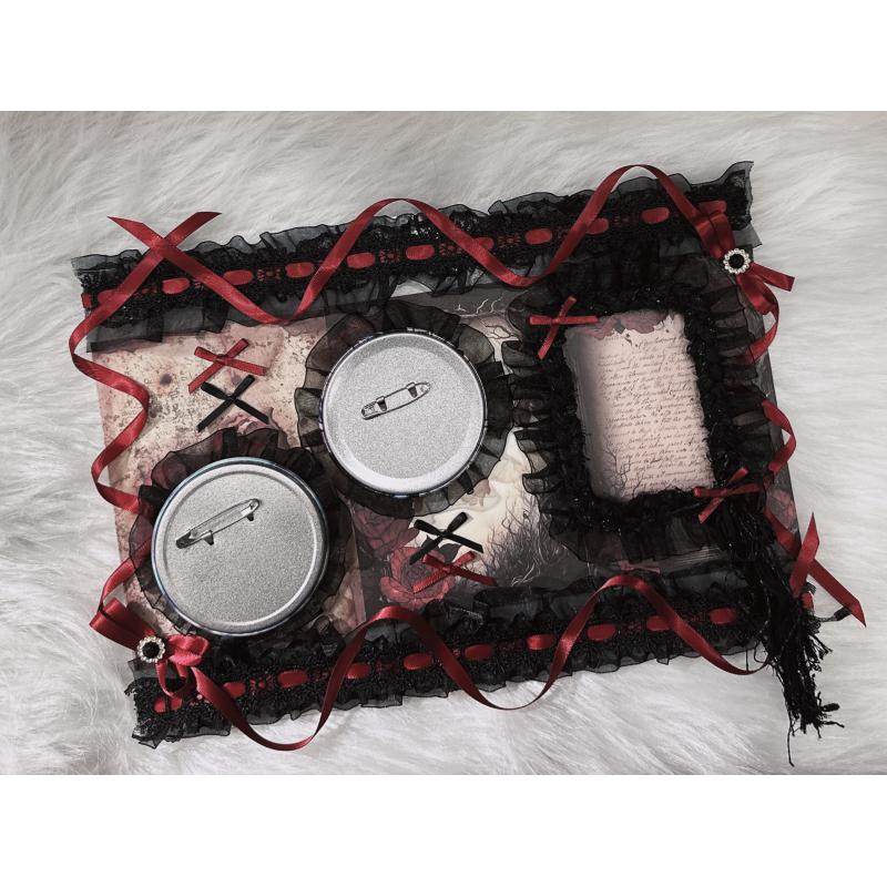 Gotische zwart-rode kaarthoude - Organza Ribbon Spool recensie en prijs
